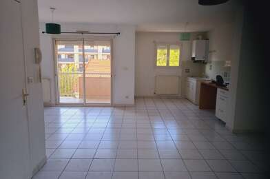 Appartement 3 pièces 811 €
