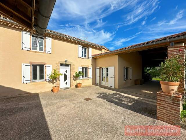 Ensemble immobilier À Vendre — photo du bien