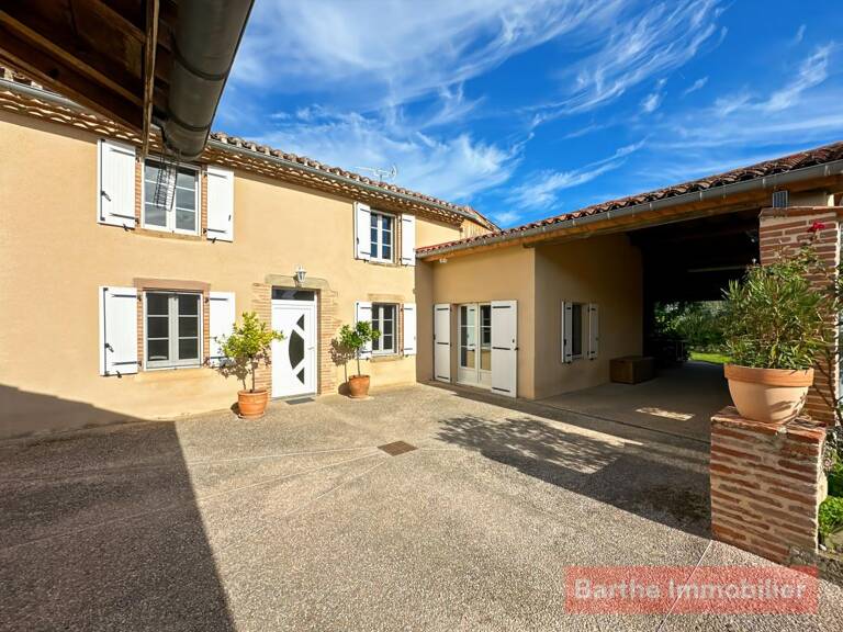 Ensemble immobilier À Vendre — photo 1