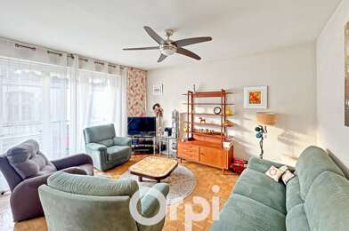 Appartement 4 pièces 176650 €