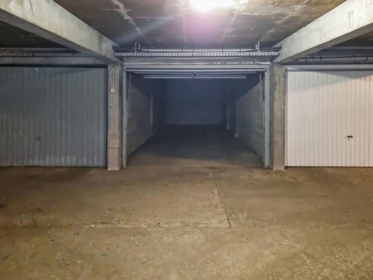 LYON 5ᵉ – POINT DU JOUR – GARAGE DOUBLE EN ENFILADE – 25 m² – PRIX TRÈS ATTRACTIF — photo 1