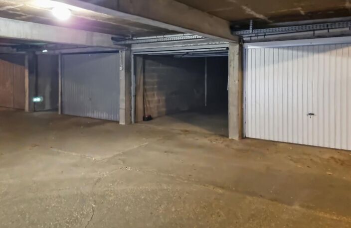 LYON 5ᵉ – POINT DU JOUR – GARAGE DOUBLE EN ENFILADE – 25 m² – PRIX TRÈS ATTRACTIF — photo 5