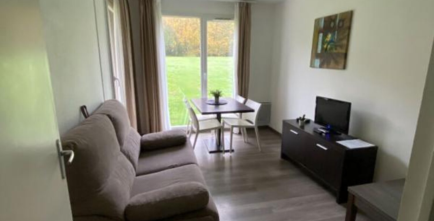 Appartement de type F2 Bis dans résidence avec piscine — photo 1