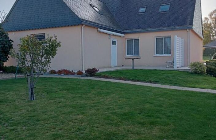Maison  6 pièce(s) 157 m2 PLOERMEL — photo 2