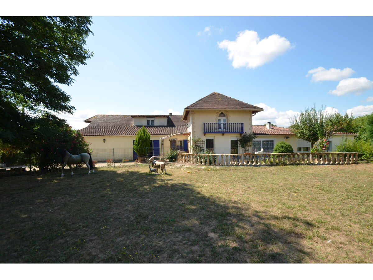 Villa / Maison  T14 à vendre Prigonrieux 24130
