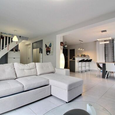 Maison 6 pièces 426350 €