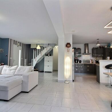 Maison 6 pièces 426350 €