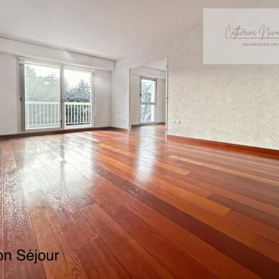 Appartement 3 pièces 301600 €