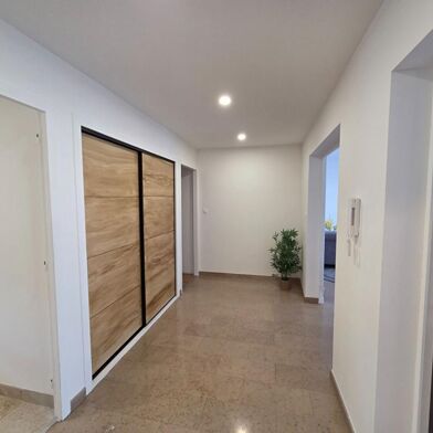 Appartement 5 pièces 254000 €