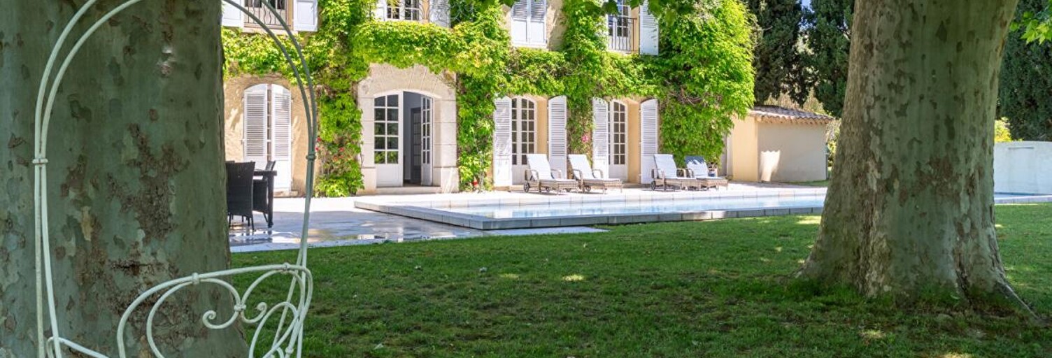 Maison 15 Pièces 500 m² à vendre à Saint-Cyr-sur-Mer (83270)