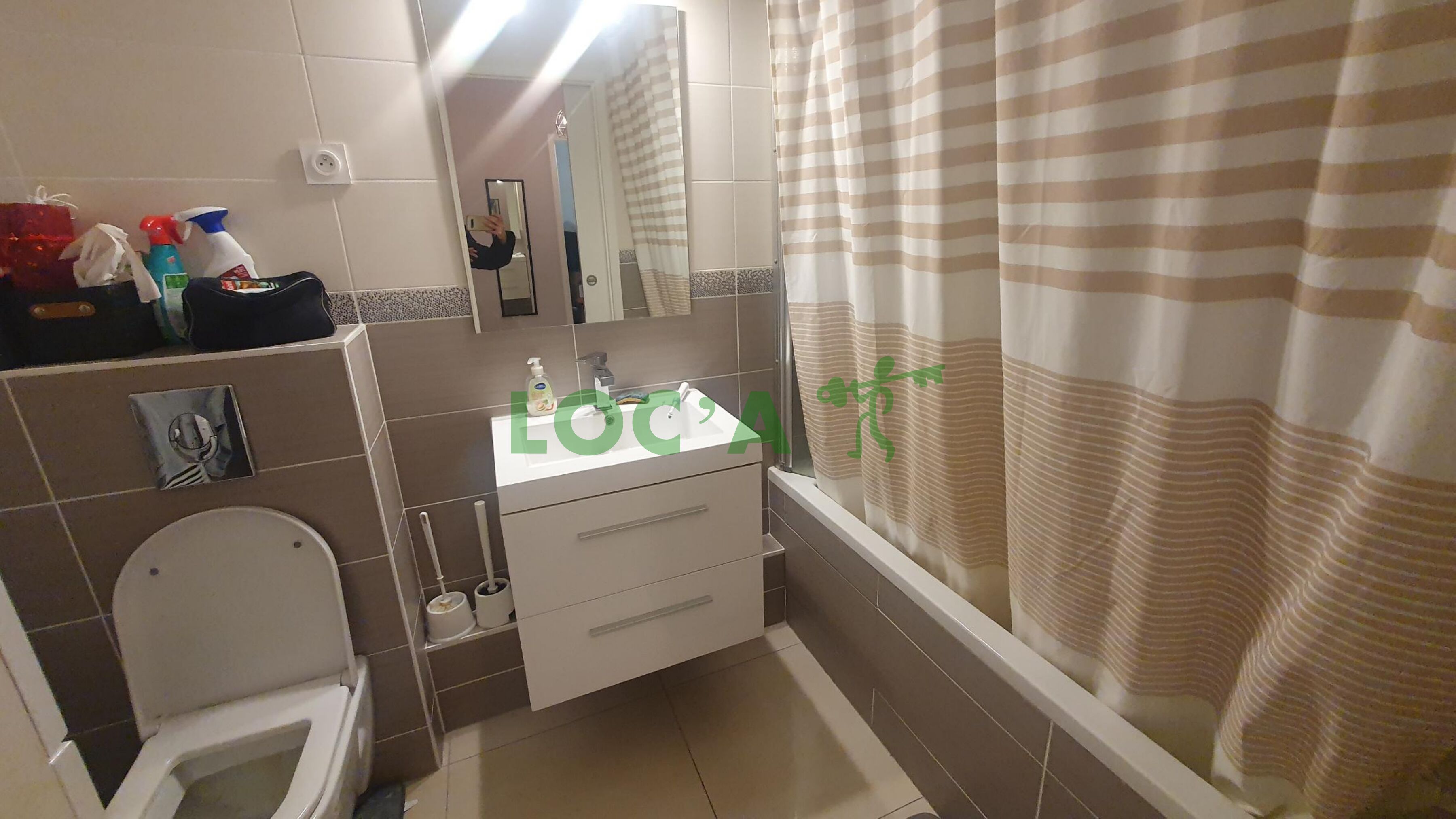 Photo Spacieux F1 de 39 m² dans résidence à LONGVIC image 4/4