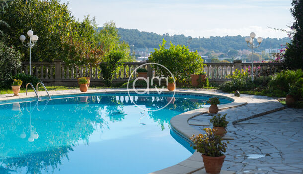 Villa / Maison 11 pièces  à vendre Valette-du-Var (La) 83160