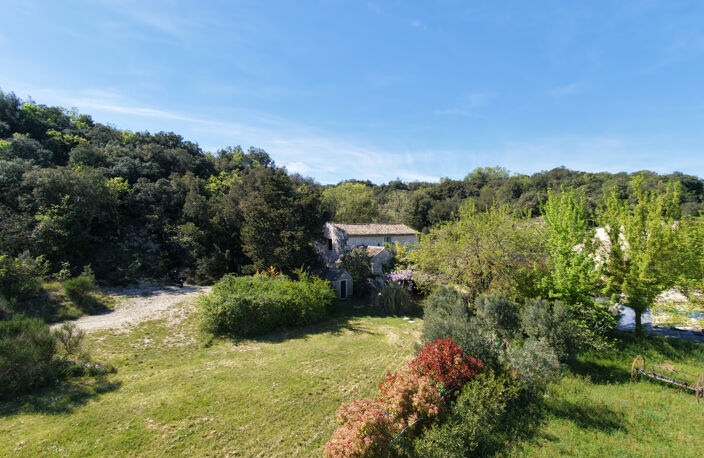 Entre Uzès et Barjac, un mas de caractère au coeur de la camp — photo 3
