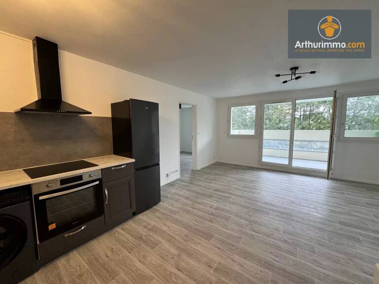Compiègne - Appartement avec balcon et 2 places de parking — photo 1