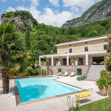 Maison 8 pièces 1050000 €