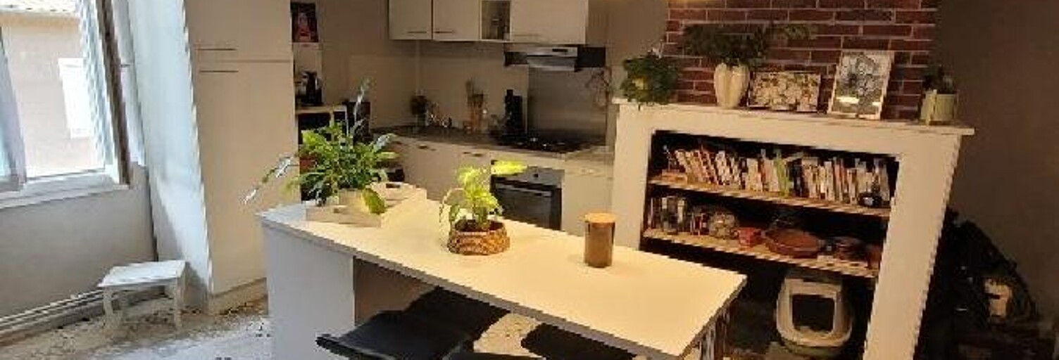 Immeuble  100 m² à vendre à Saint-Léonard-de-Noblat (87400)