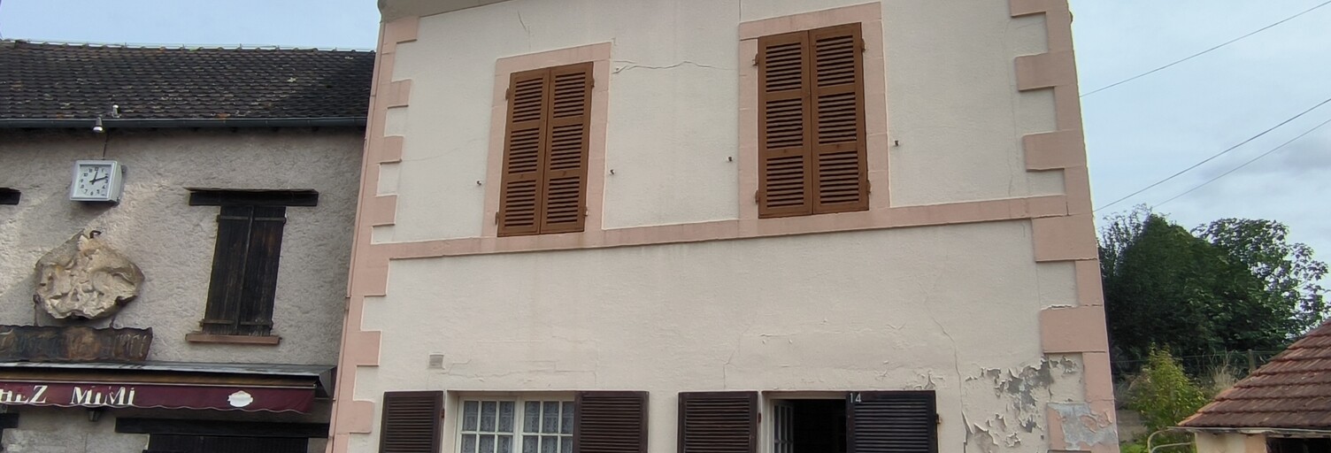 Immeuble  105 m² à vendre à Désertines (03630)