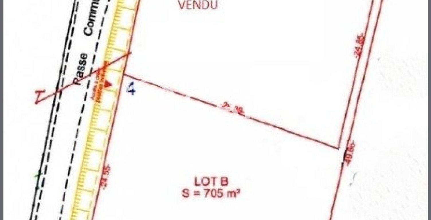 Terrain constructible au calme — photo 1
