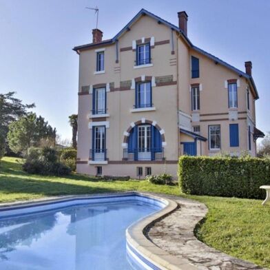 Maison 8 pièces 399000 €
