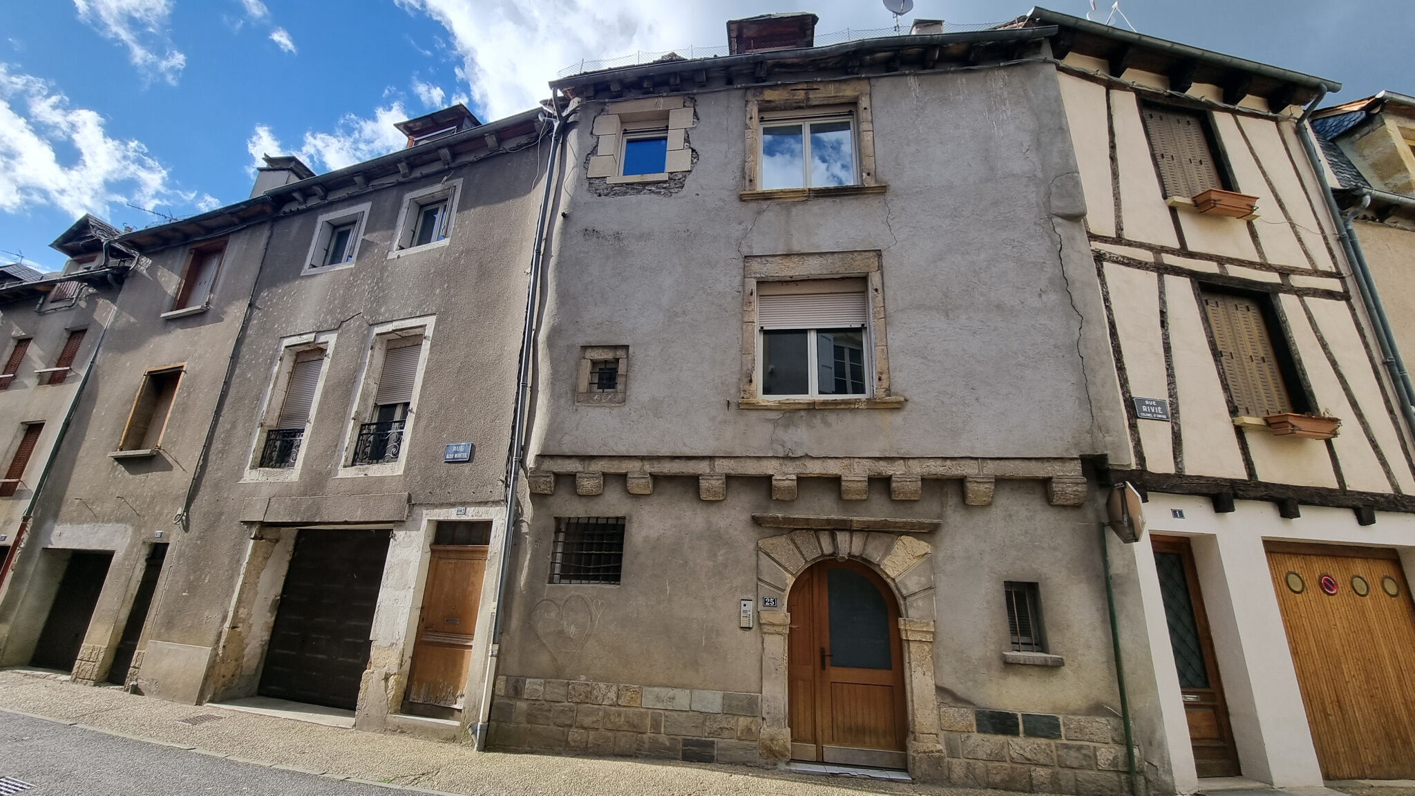 Saint-Geniez-d'Olt et d'Aubrac Immeuble 300 m²