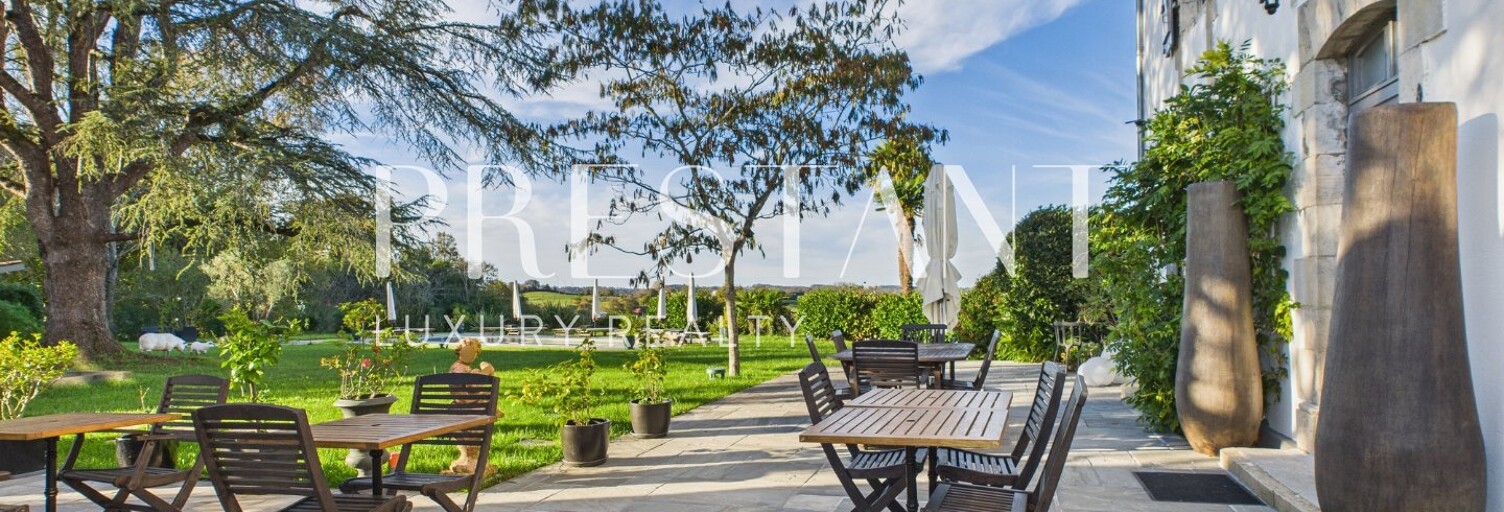 Maison 11 Pièces 403 m² à vendre à Guiche (64520)