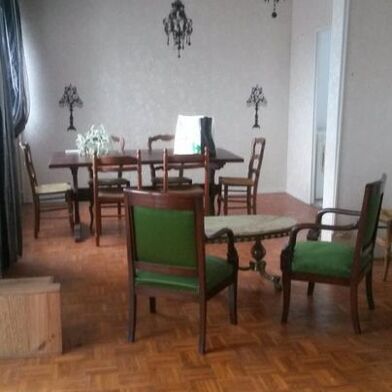 Appartement 6 pièces 1200 €