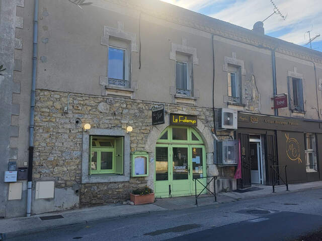 IMMEUBLE DE 2 LOTS AVEC APPARTEMENT ET RESTAURANT — photo du bien