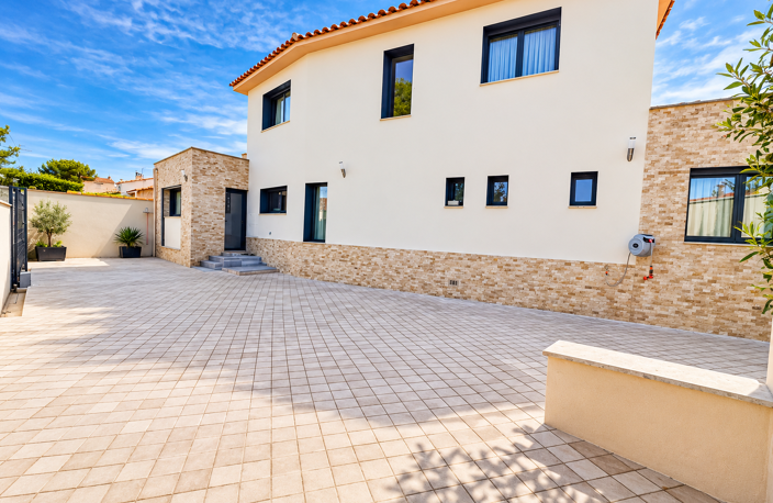 Marignane   Magnifique maison moderne et entièrement rénovée — photo 2