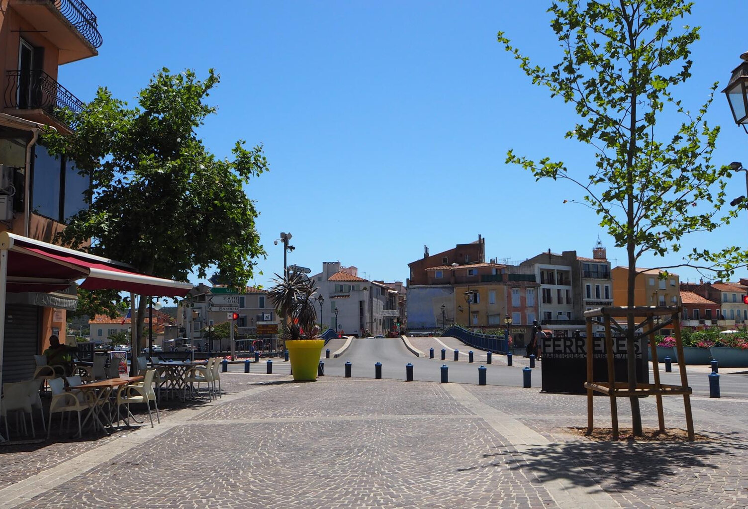 MARTIGUES   FERRIÈRES  A VENDRE T2 de 55 m2   Faibles charge — photo 1