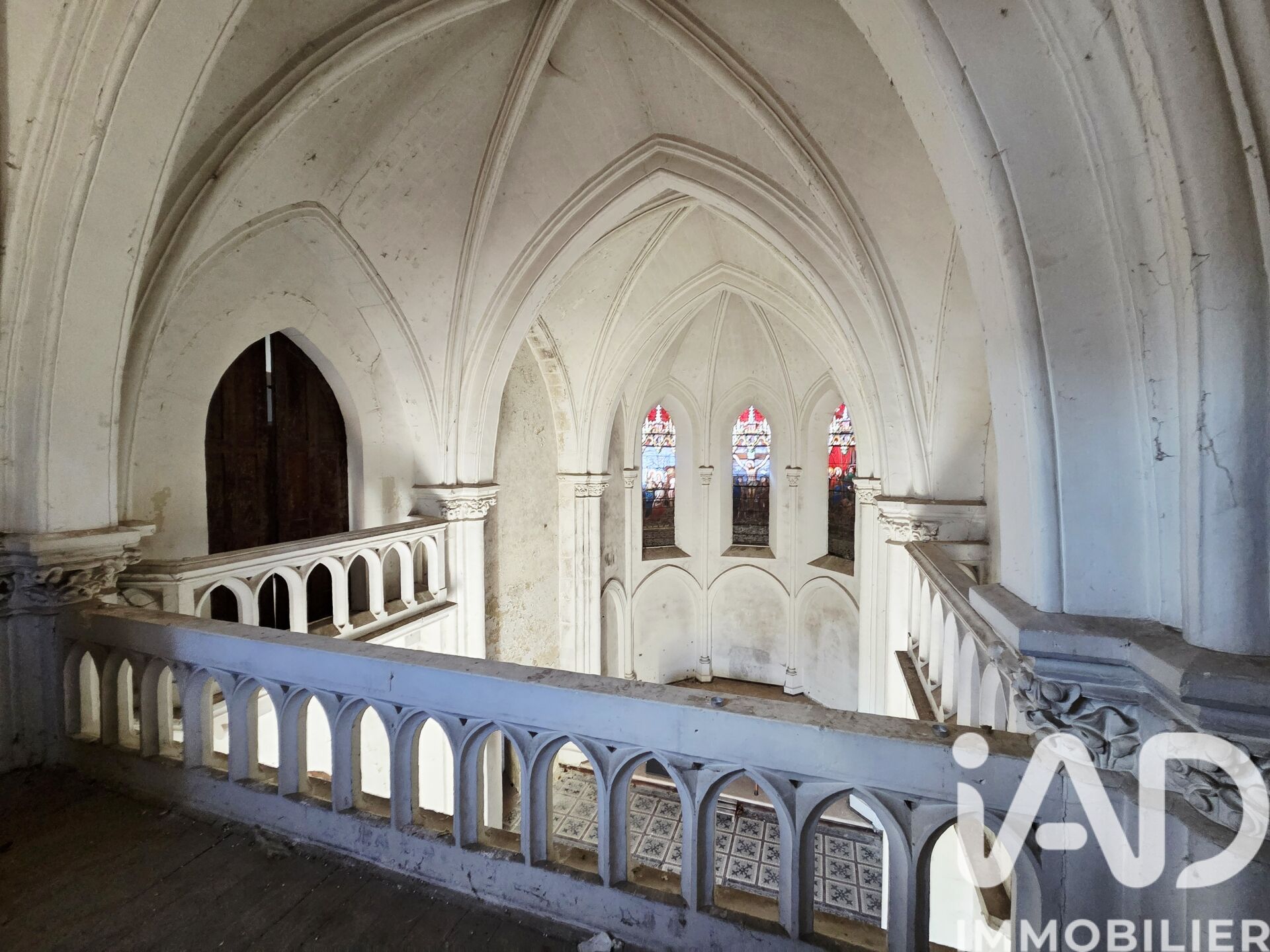 Mirebeau - 2000m² - 4p. - 3ch.