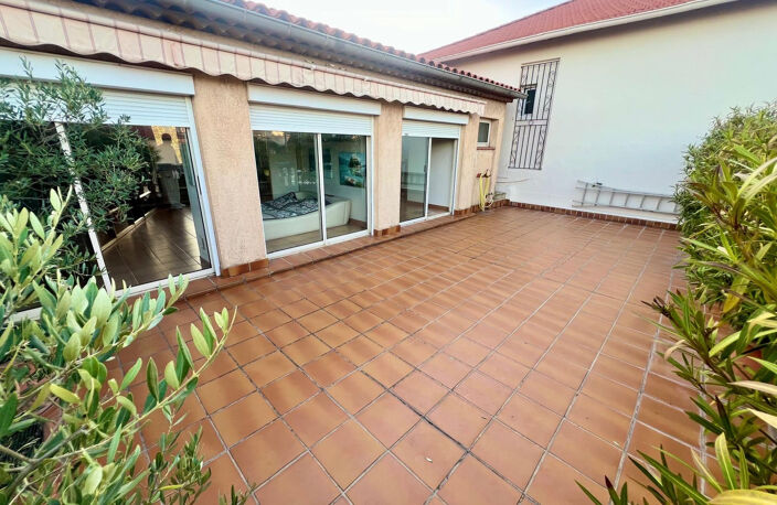 CANNES PETIT JUAS VILLA T5 DE 260M2 VUE MER TERRASSE 60M2  À — photo 2