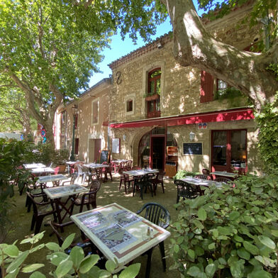 Commerce  330000 €