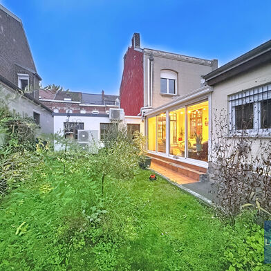 Maison 7 pièces 275600 €