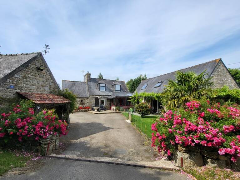 A PLOUBEZRE (22300), beaucoup de charme, ensemble immobilier très COSY en pierre — photo 1