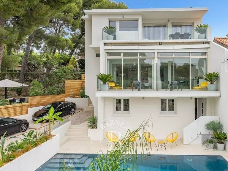VENTE - CASSIS - VILLA CONTEMPORAINE - PISCINE - VUE SUR LA MER — photo 1