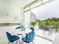 VENTE - CASSIS - VILLA CONTEMPORAINE - PISCINE - VUE SUR LA MER — photo 4