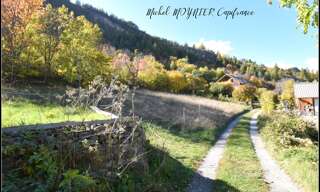 Terrain  744 m² à vendre à Champcella (05310)