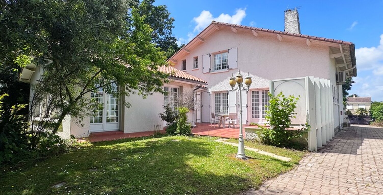Maison à vendre 8 pièces AIZENAY (85) — photo 1
