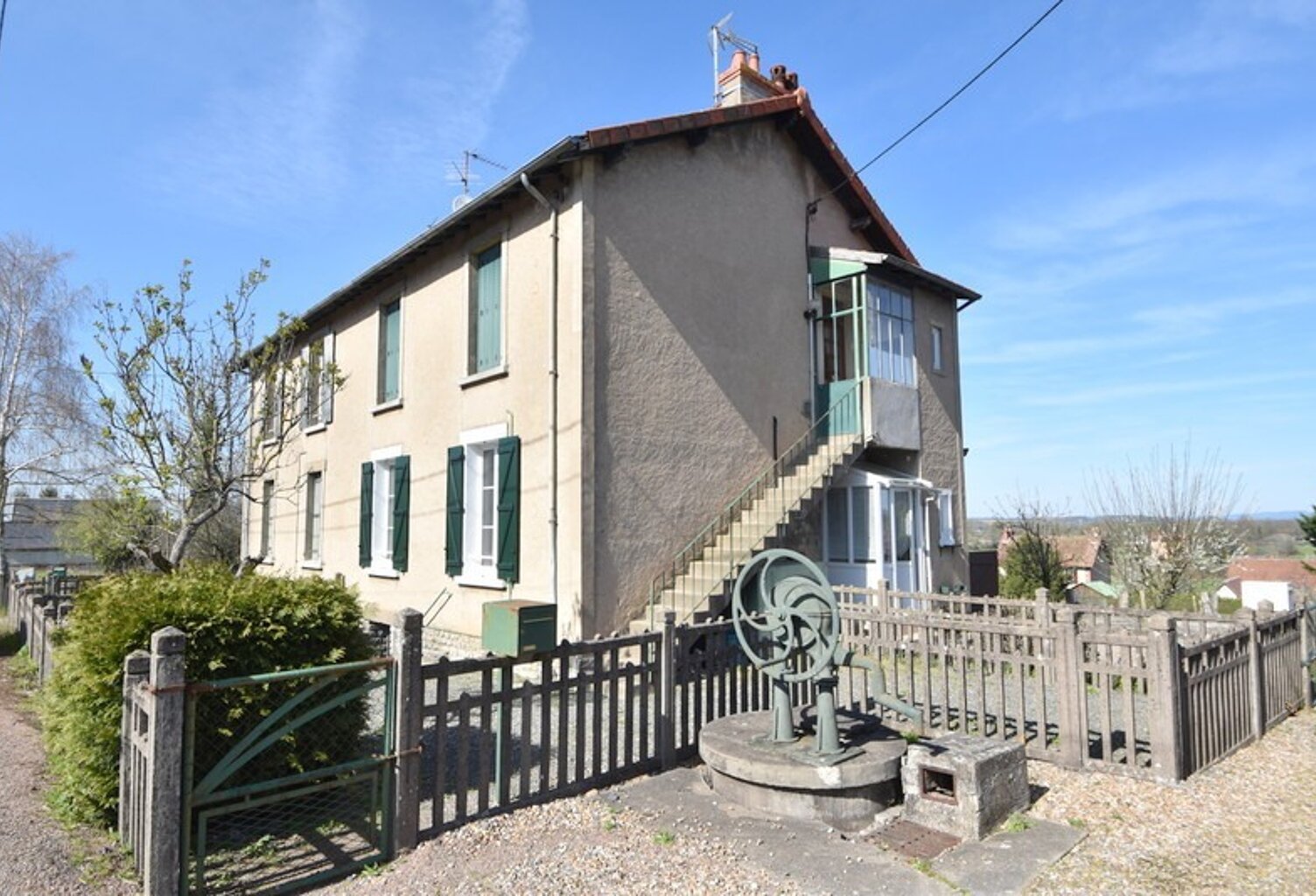 Dpt Nièvre (58), à vendre CERCY LA TOUR appartement T3 — photo 1