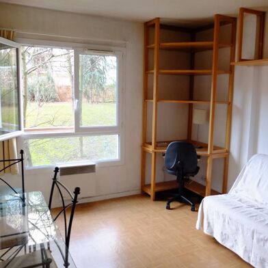 Appartement 1 pièces 898 €