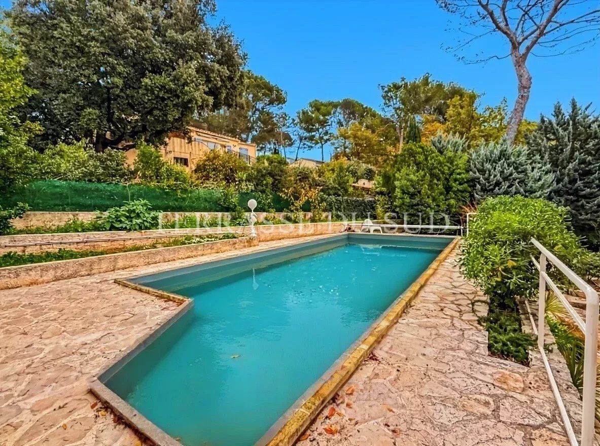 Villa / Maison  T7 à vendre Bouc-Bel-Air 13320