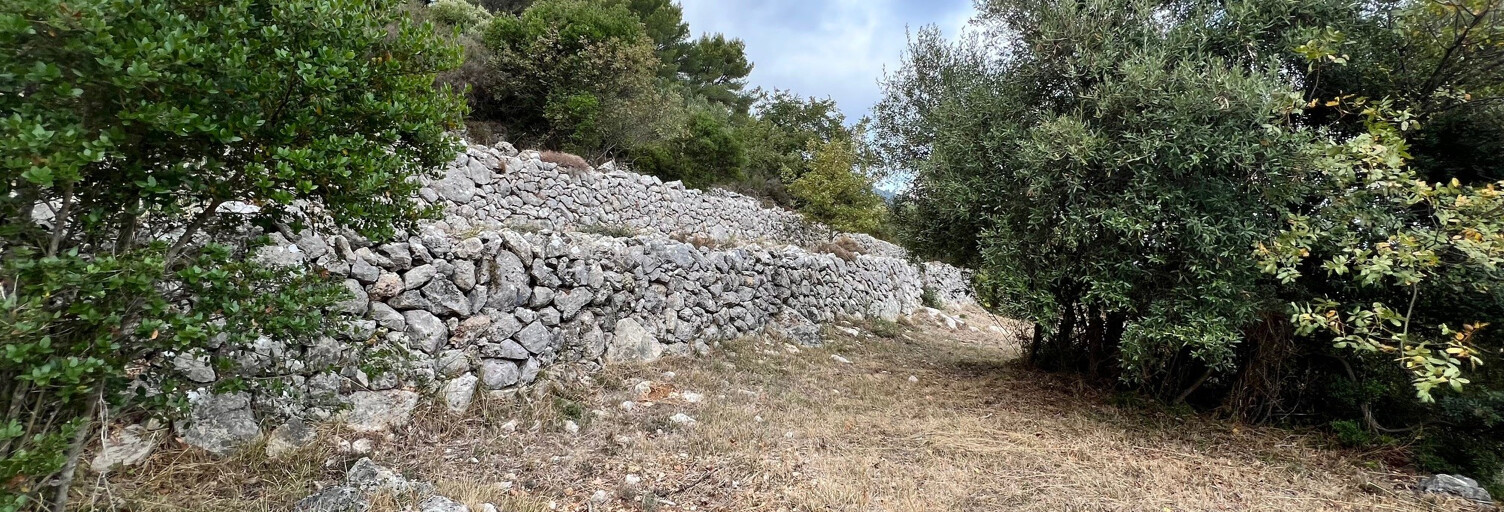 Terrain  1438 m² à vendre à Carros (06510)