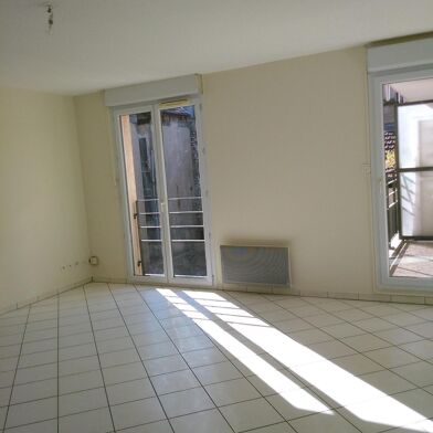 Appartement 3 pièces 922 €