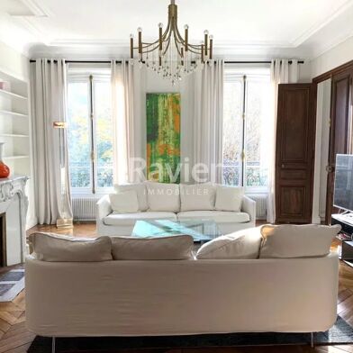 Appartement 6 pièces 6300 €