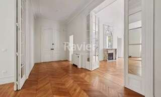 Bureau 6 Pièces 202 m² à louer à Paris 16 (75016)