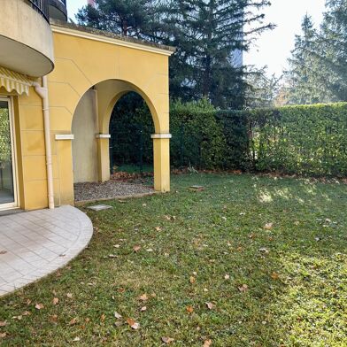 Appartement 3 pièces 1045 €