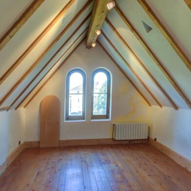 Maison 9 pièces 3400 €