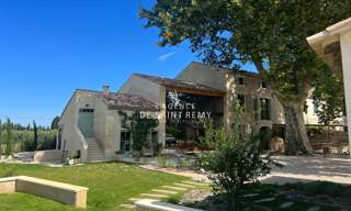 Maison 7 Pièces 360 m² à vendre à Saint-Pierre-de-Mézoargues (13150)