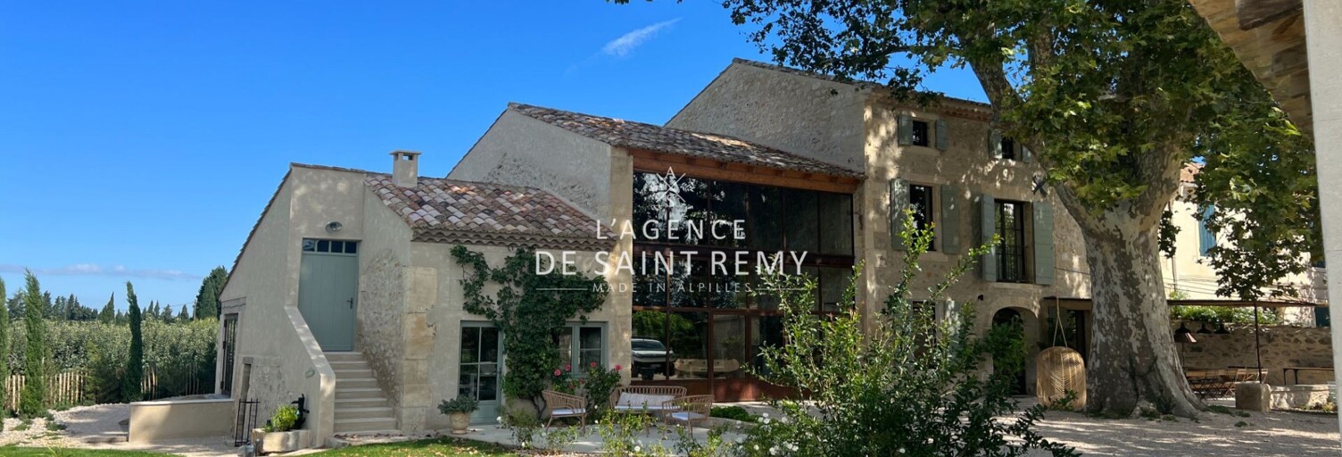 Maison 7 Pièces 360 m² à vendre à Saint-Pierre-de-Mézoargues (13150)