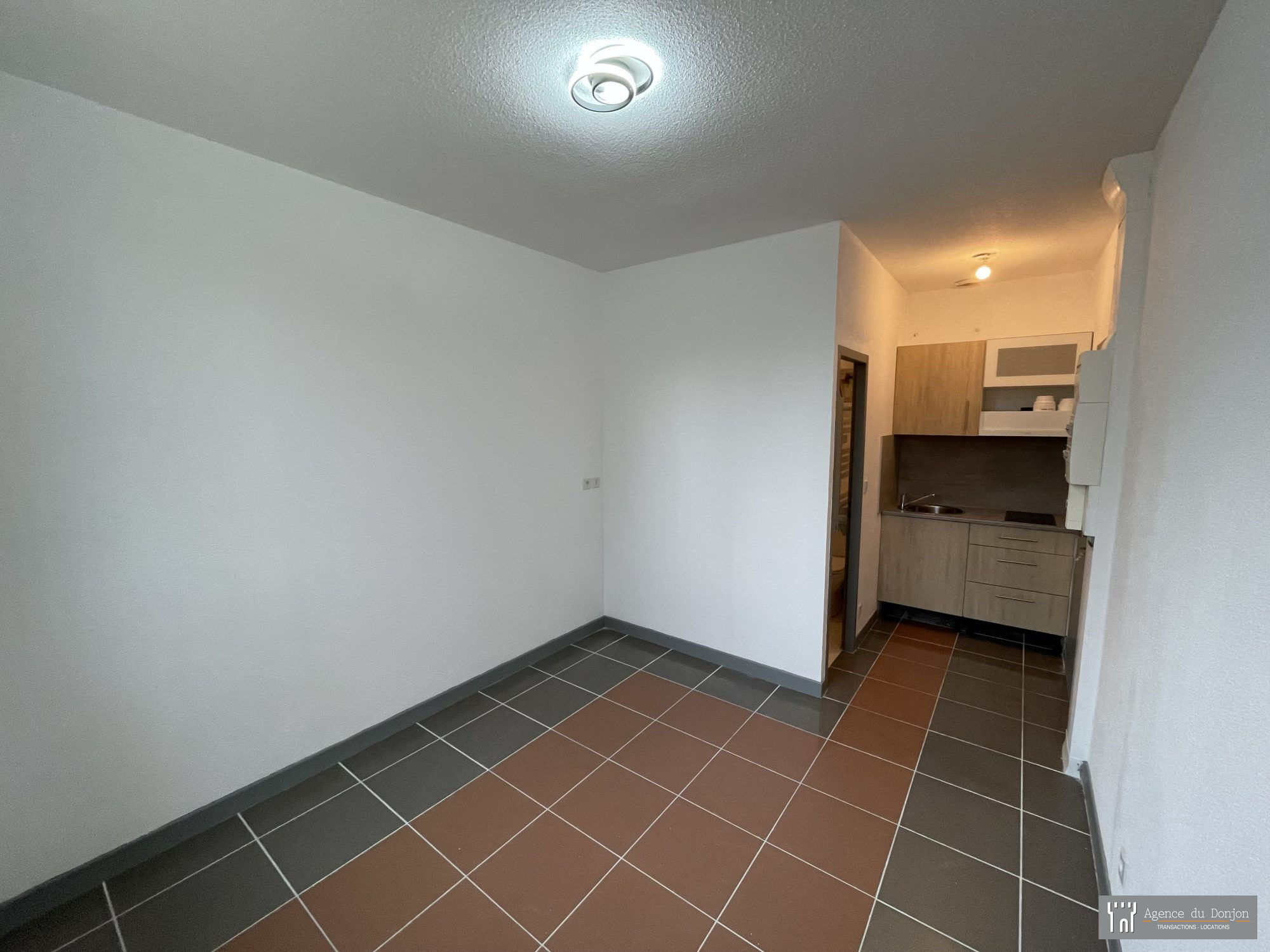 Appartement  T1 à louer Pons 17800